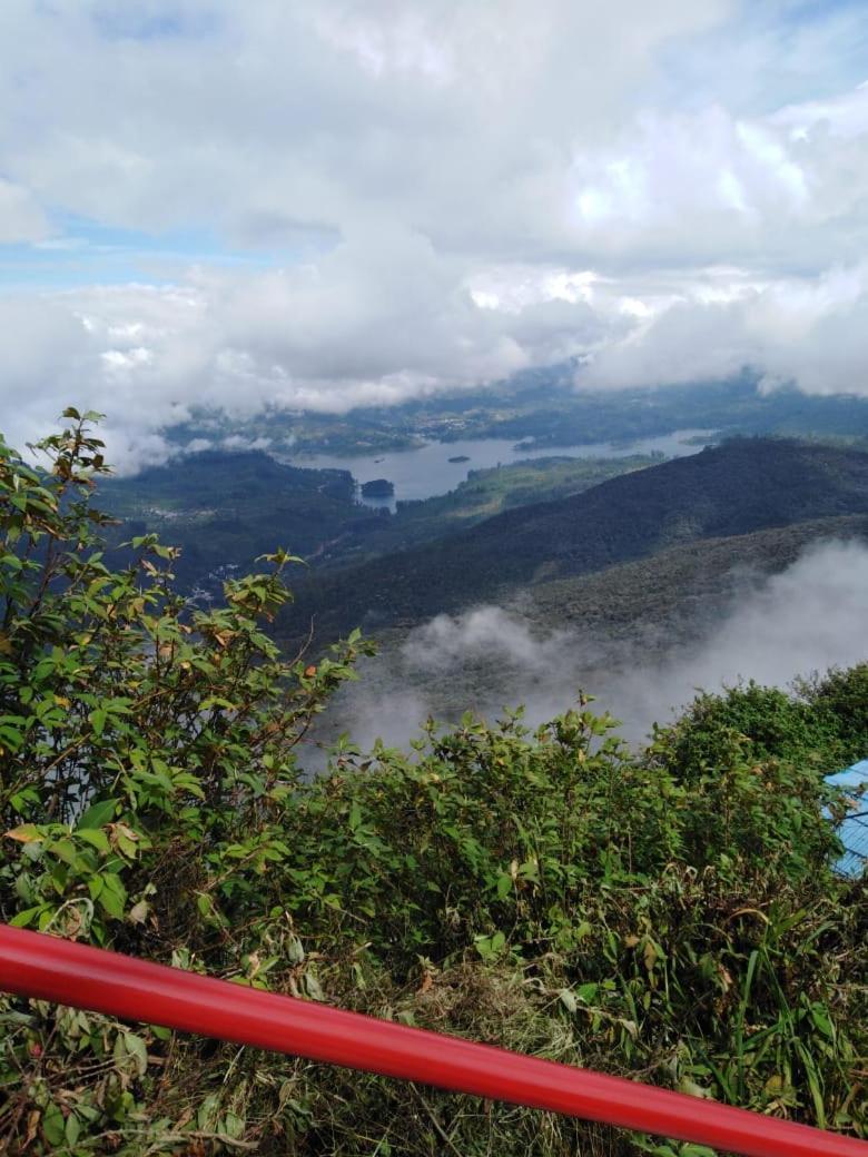 The Peak Residence Nallathanniya Luaran gambar